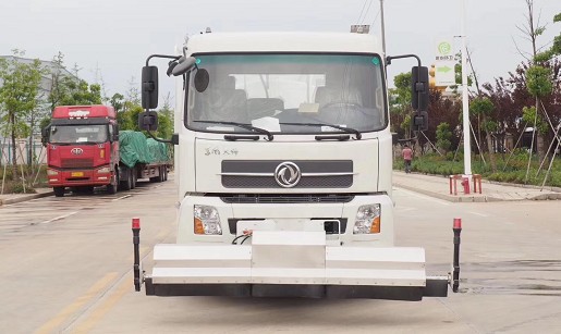 公路灑水車_東風天錦路面高壓清洗車