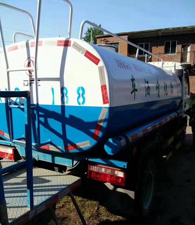 二手5方灑水車(chē)帶戶低價(jià)出售3