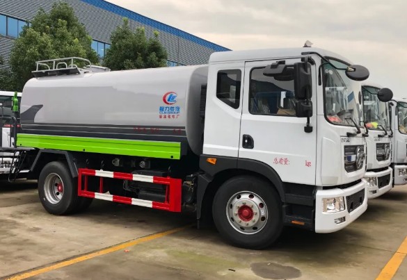 東風(fēng)多利卡D9灑水車(chē) 東風(fēng)多利卡D9灑水車(chē)