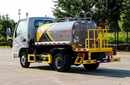 藍(lán)牌灑水車圖片_國六2.5方凱馬藍(lán)牌綠化灑水車廠家價(jià)格2