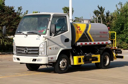 藍(lán)牌灑水車圖片_國六2.5方凱馬藍(lán)牌綠化灑水車廠家價(jià)格4