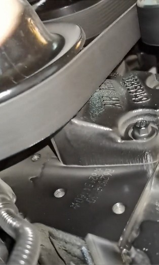 國(guó)六東風(fēng)天錦康明斯230馬力發(fā)動(dòng)機(jī)號(hào)位置 國(guó)六東風(fēng)天錦康明斯230馬力發(fā)動(dòng)機(jī)號(hào)位置