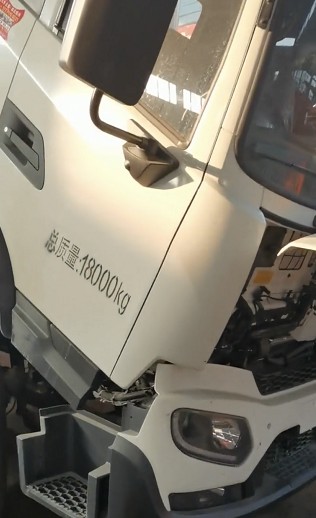 國(guó)六東風(fēng)天錦龍擎190馬力發(fā)動(dòng)機(jī)號(hào)位置 國(guó)六東風(fēng)天錦龍擎190馬力發(fā)動(dòng)機(jī)號(hào)位置