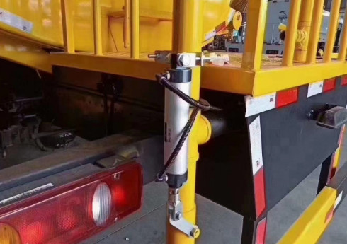 灑水車(chē)手動(dòng)球閥改外置氣缸 灑水車(chē)手動(dòng)球閥改外置氣缸