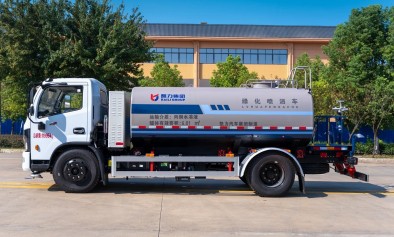 東風(fēng)福瑞卡油電混合動(dòng)力灑水車_KLF5120GPSPHEV型插電式混合動(dòng)力綠化噴灑車 東風(fēng)福瑞卡油電混合動(dòng)力灑水車_KLF5120GPSPHEV型插電式混合動(dòng)力綠化噴灑車