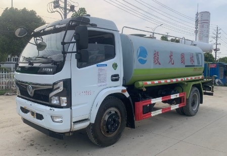 二手灑水車價(jià)格_二手東風(fēng)福瑞卡10方灑水車帶30米霧炮2