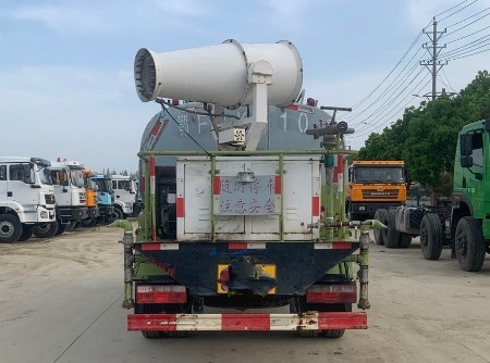 二手灑水車價(jià)格_二手東風(fēng)福瑞卡10方灑水車帶30米霧炮4
